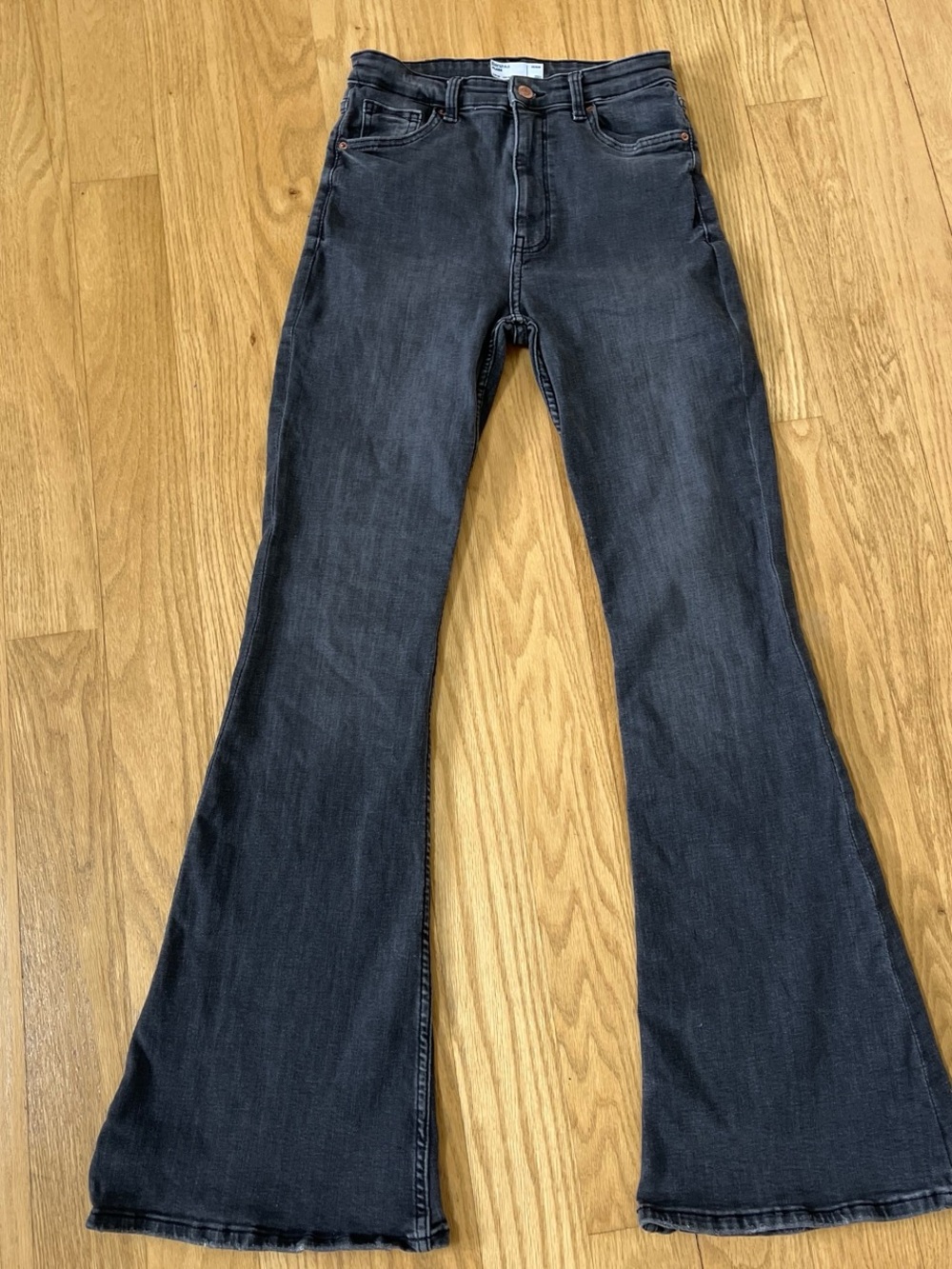 Bershka Women’s High-Rise Black Flared Jeans size 4